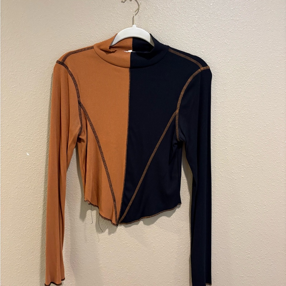Buckle Two-Tone Long Sleeve Top in Black and Brown